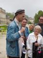 YSimone pince sans rire, Géorgia et Pierre hilares