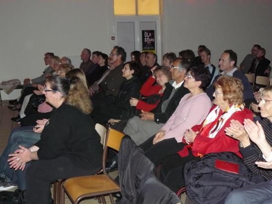 La salle attentive
