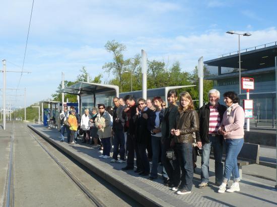 on attend le tram
