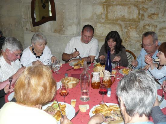 Convivialité autour d'un table