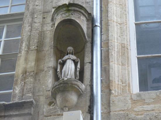 Vierge rue du Puits Ducazeau