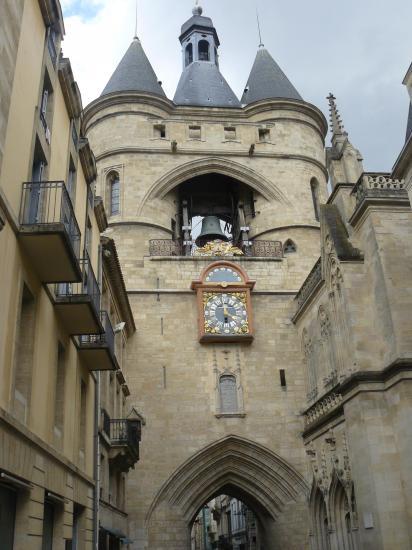 Façade de la Grosse Cloche