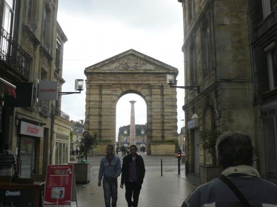 Vers la place de la Victoire