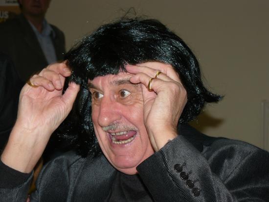 Gilles empérruqué !!