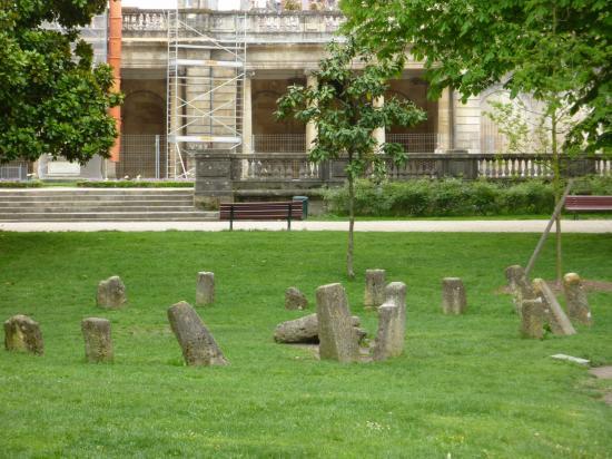 Les Alignements du Jardin Public